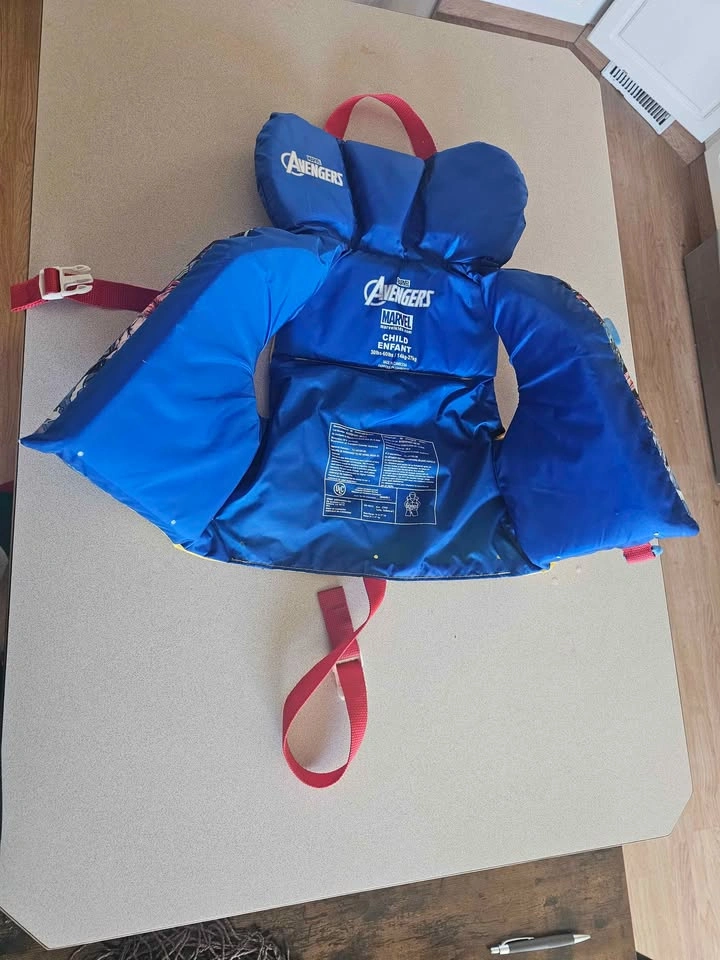 Marvel Avengers Child Life Vest 30-60lbs - Life Jacket - photo 2