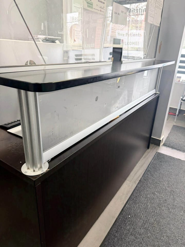 Reception Desk - photo 3