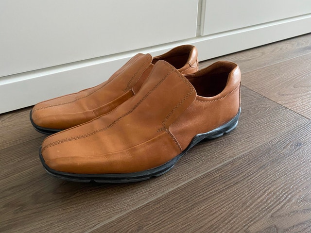 GENTLY USED Steve Madden Leather Comfort Loafers - Size 8