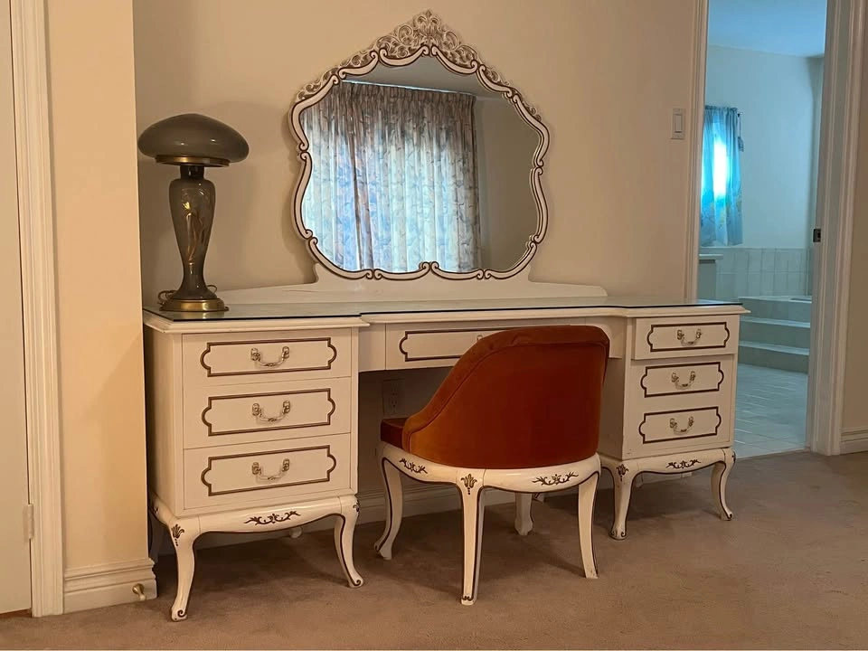 Vintage French Provincial Vanity with Mirror and Chair - photo 2