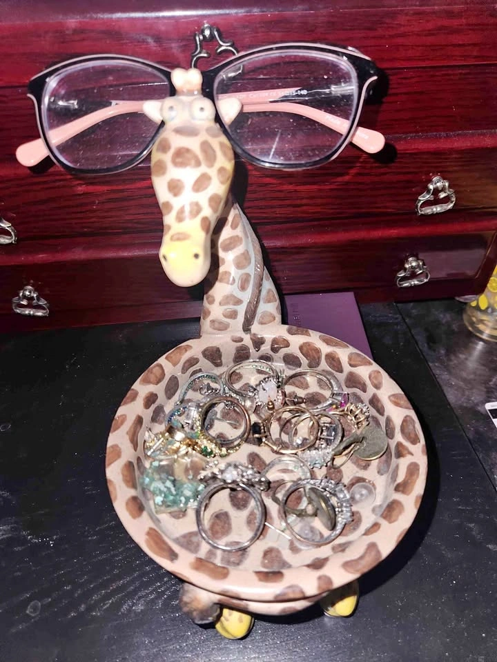 Cute Giraffe Jewelry & Glasses Holder