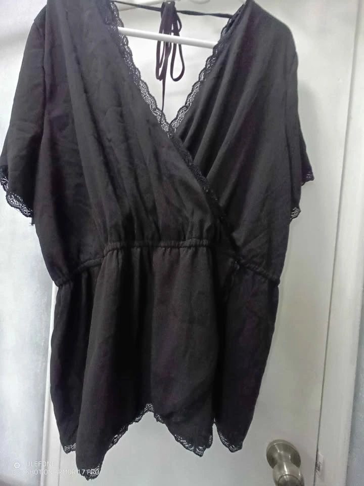 Black Silk-like Wrap Top with Lace Trim - New - photo 4