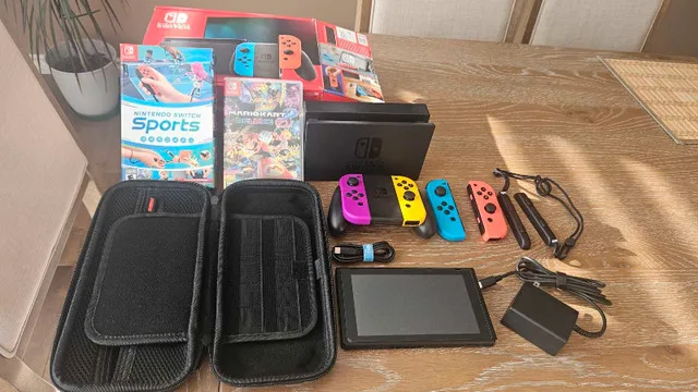 Nintendo Switch plus 2 games image indicator(3)