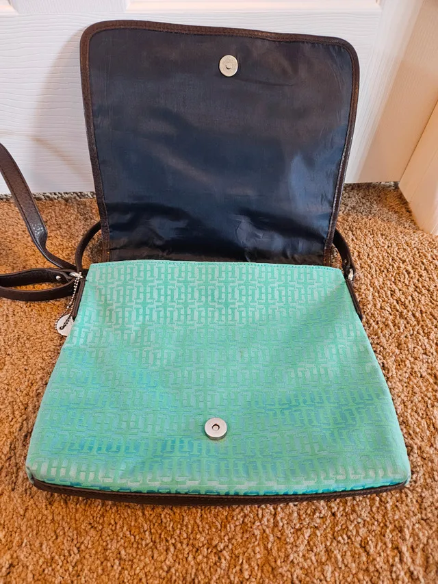 Tommy Hilfiger bag image indicator(4)