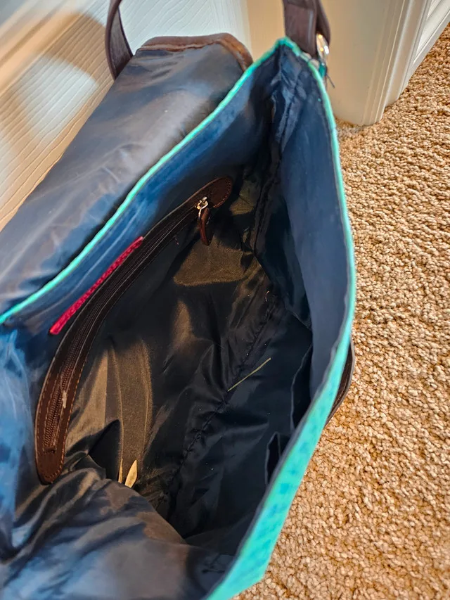 Tommy Hilfiger bag image indicator(7)