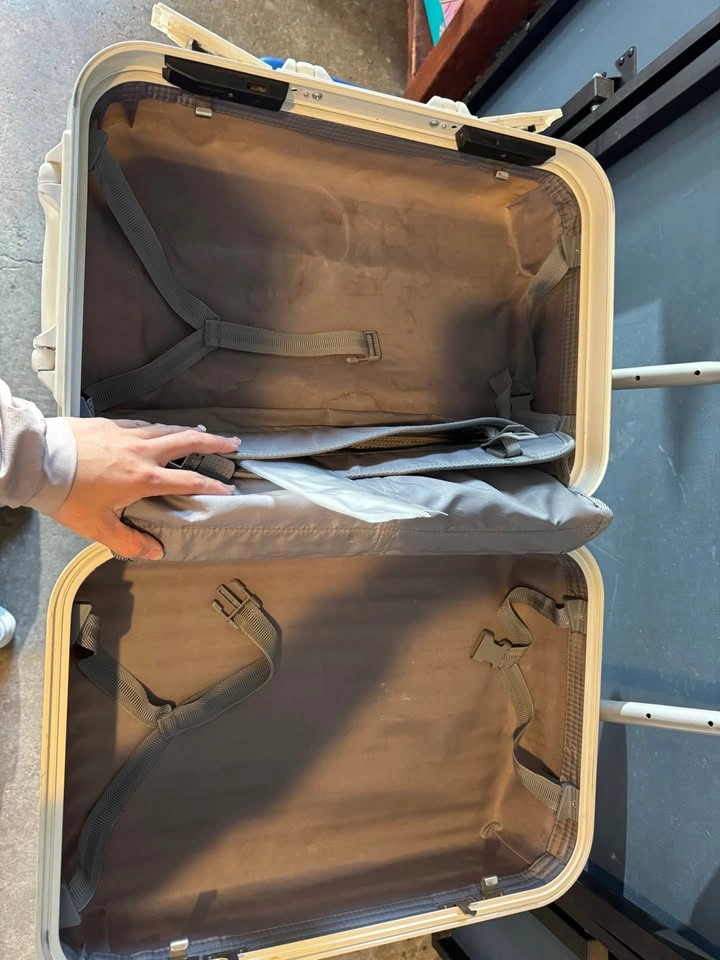 20” Hard Shell Carry-On Suitcase with Key Lock - photo 5