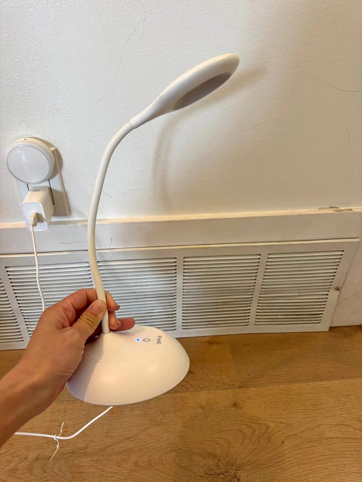 Table lamp