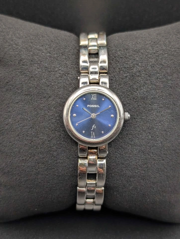 Fossil F2 ES-8860 Women's Watch Silver Tone Blue Dial - photo 3
