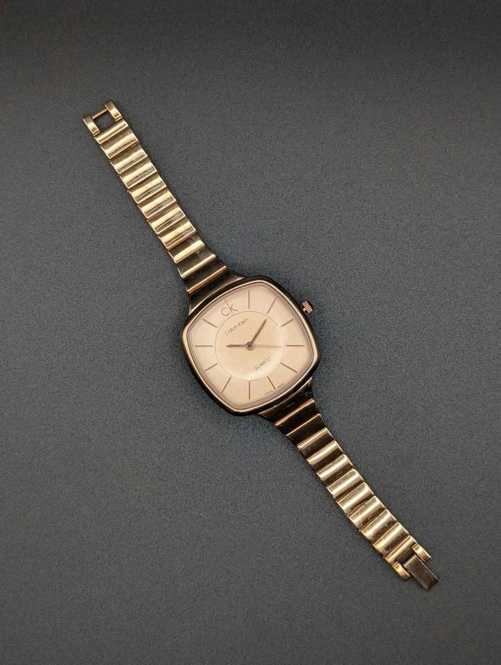 Calvin Klein Gold Tone Quartz Watch - photo 4