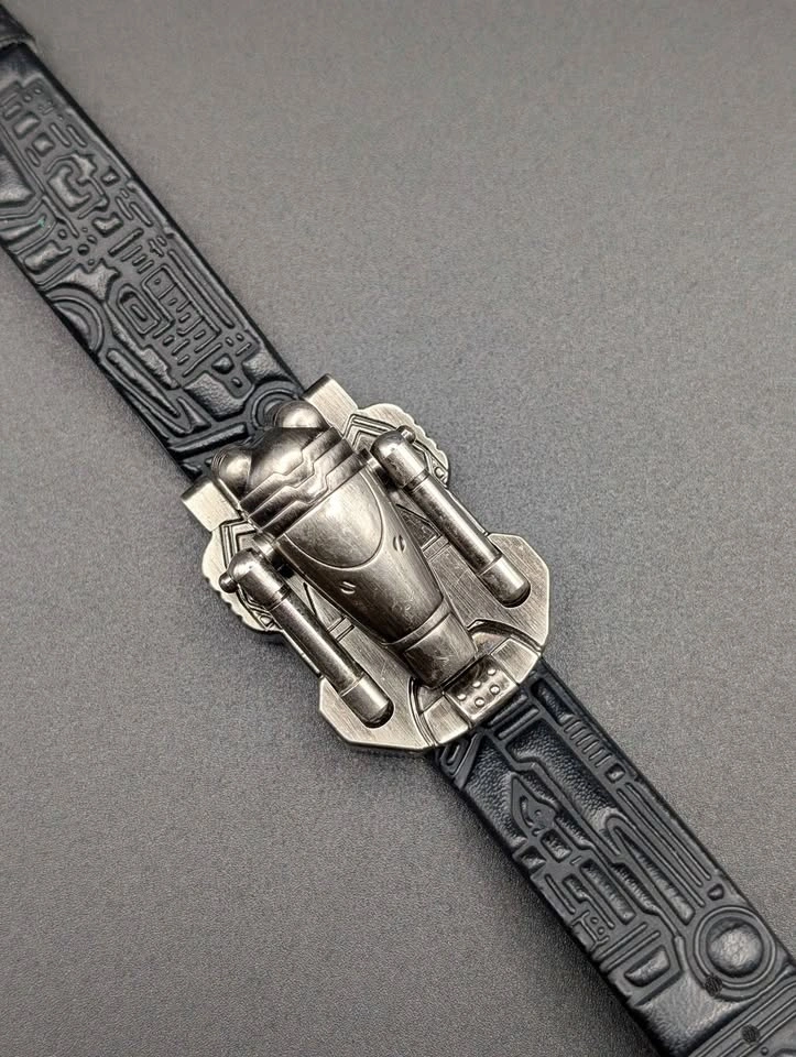 Unique Star Wars Metal Flip-Up Digital Watch Working New Battery - photo 3