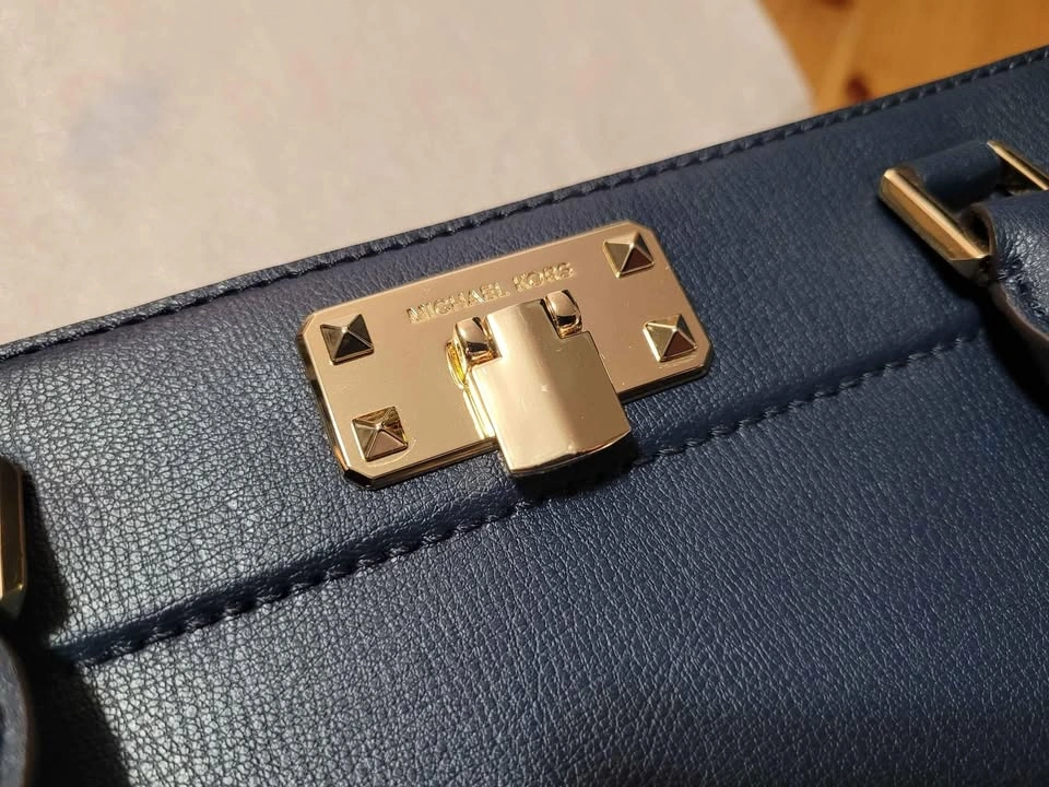 Michael Kors Kinsley Navy Accordion Satchel - photo 5