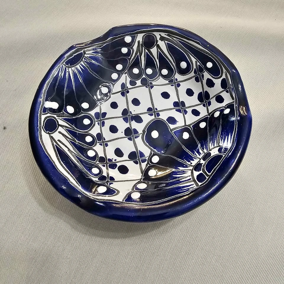 Vintage Mexican Pottery Ashtray. Blue & White Hand Painted 🇲🇽