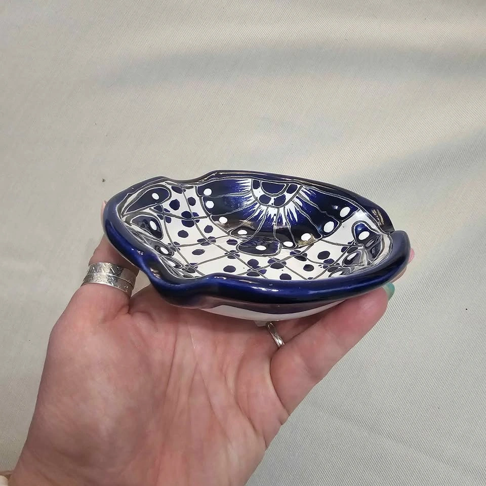 Vintage Mexican Pottery Ashtray. Blue & White Hand Painted 🇲🇽 - photo 3