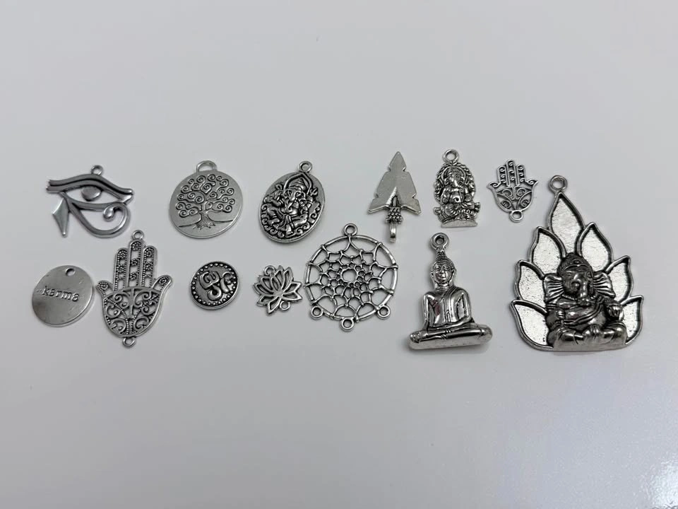 TAKE ALL! Bundle of Ring holders, beads, charms/pendants - photo 2