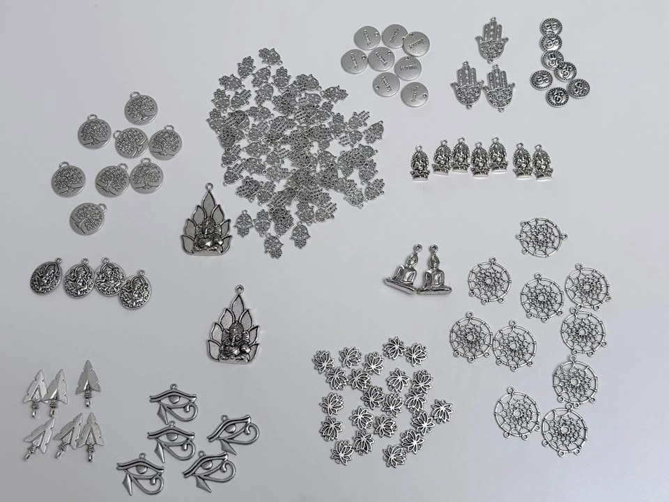 TAKE ALL! Bundle of Ring holders, beads, charms/pendants - photo 4