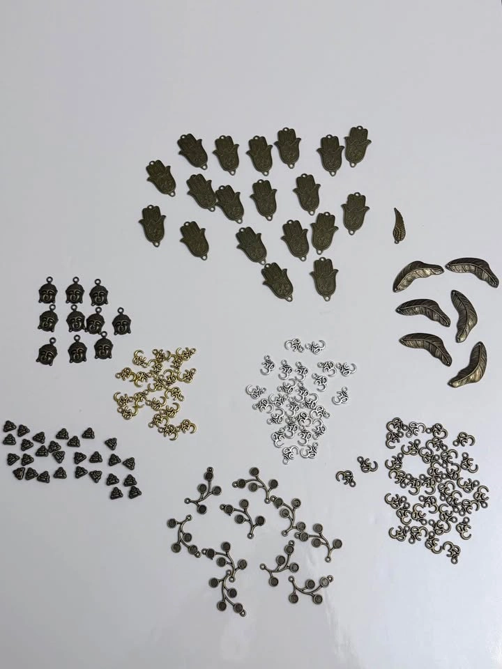 TAKE ALL! Bundle of Ring holders, beads, charms/pendants - photo 5