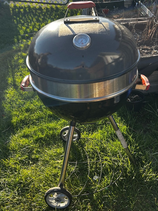 President's Choice 22" Charcoal Kettle Grill