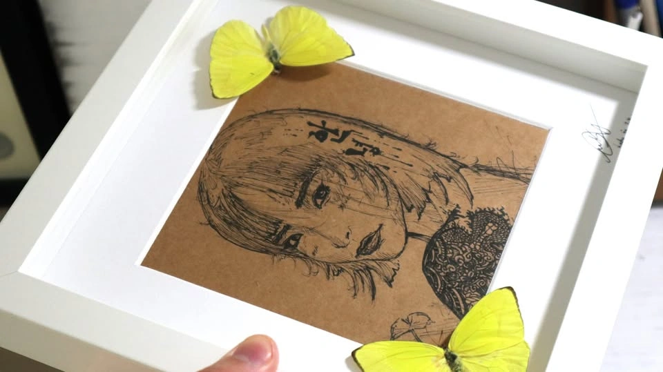 Lady in Ink. Signed Illustration with 2 real Phoebis Trite Butte - photo 3