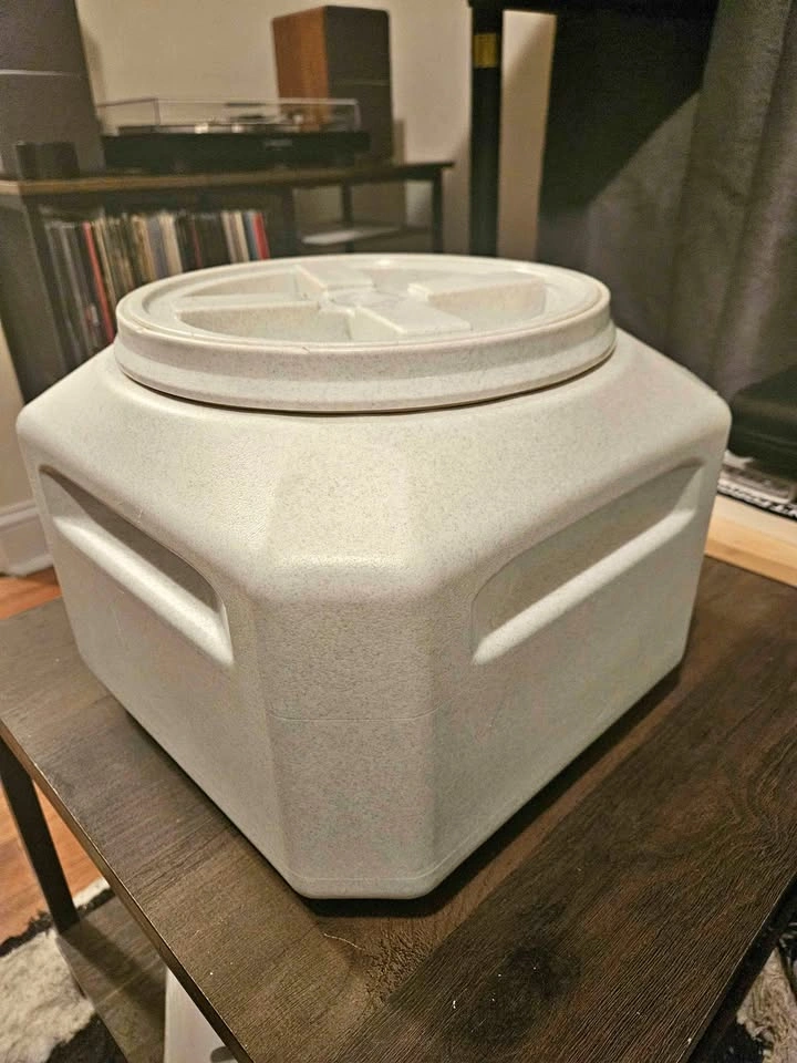 Vittles Vault Pet Food Storage