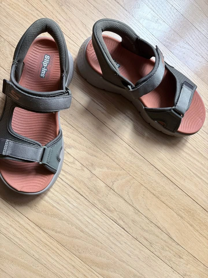 Sketchers Slip-On Sandals Men's US 8 - photo 2