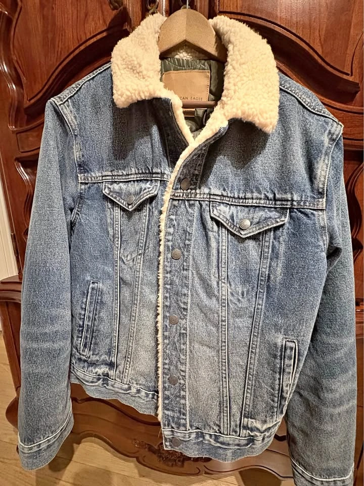Sherpa Lined Denim Trucker Jacket - American Eagle - Size S