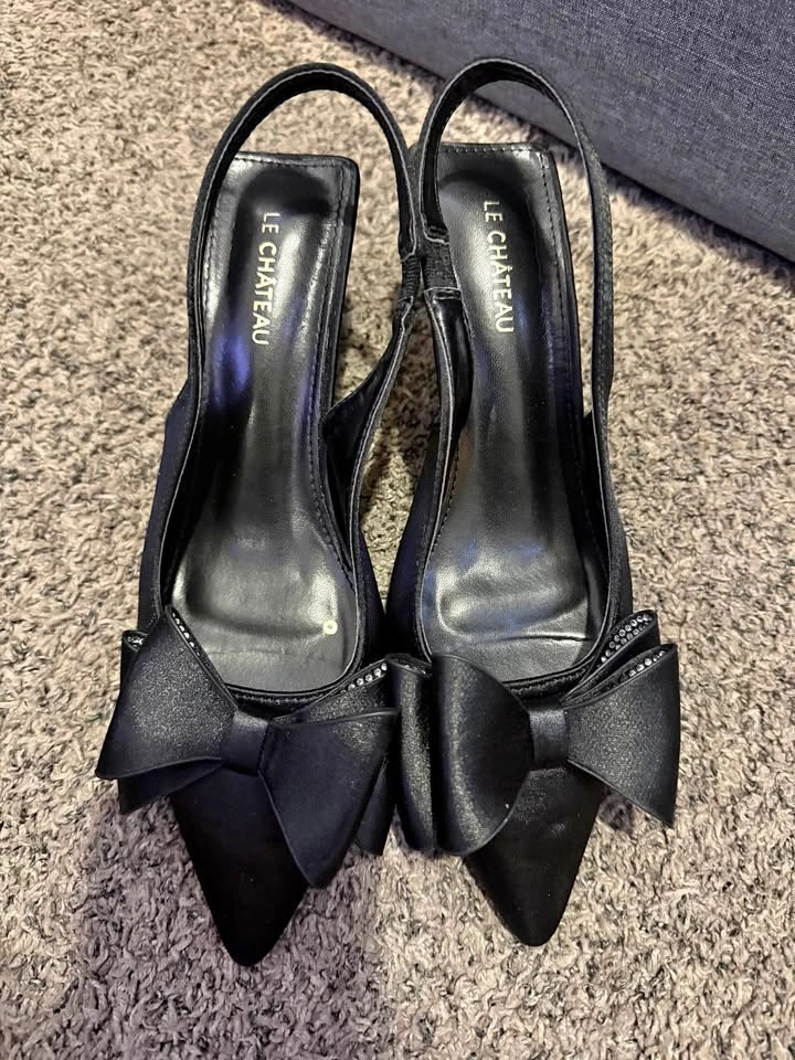 LE CHÁTEAU black kitten heels size 8 (38)