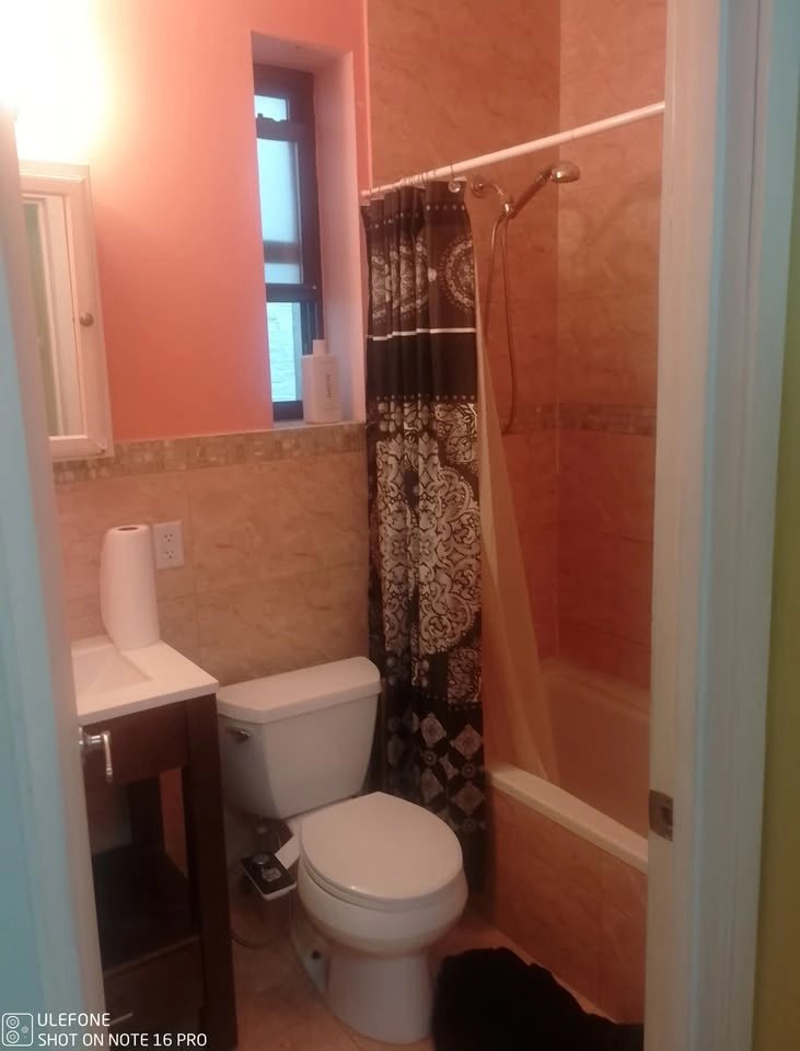 4 Beds 1 Bath Apartment - photo 2
