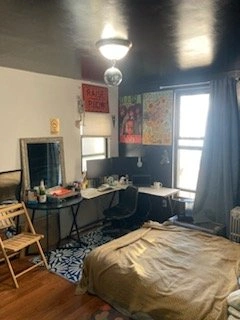 4 Beds 1 Bath Apartment - photo 5
