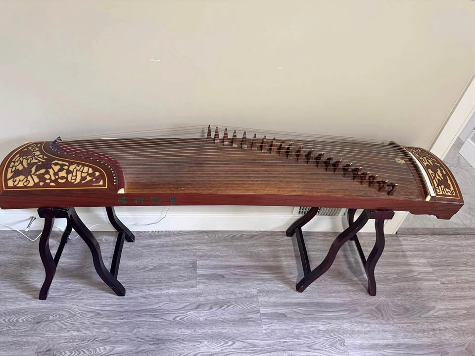 Dunhuang 696D Guzheng