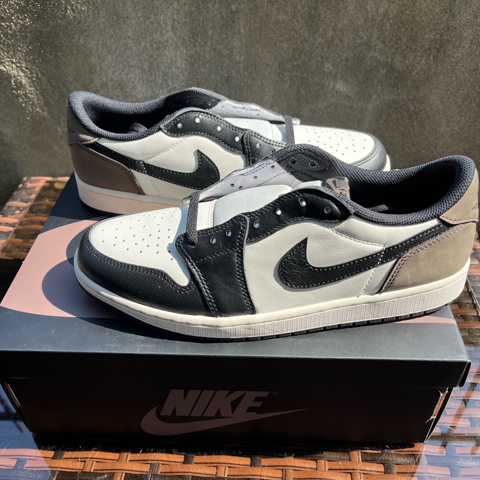 Air Jordan 1 Retro Low OG Dark Mocha Size 11 - photo 3