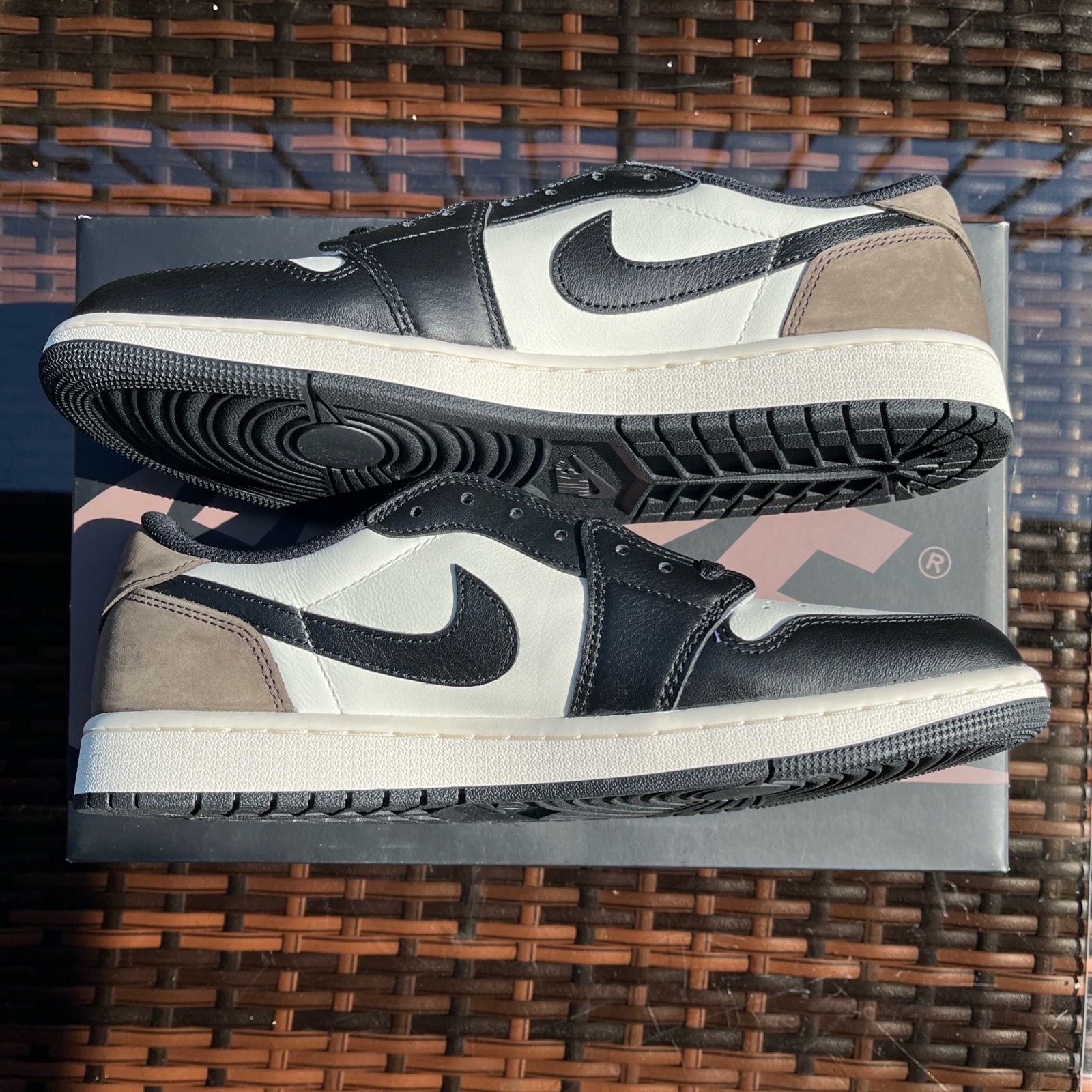 Air Jordan 1 Retro Low OG Dark Mocha Size 11 - photo 5