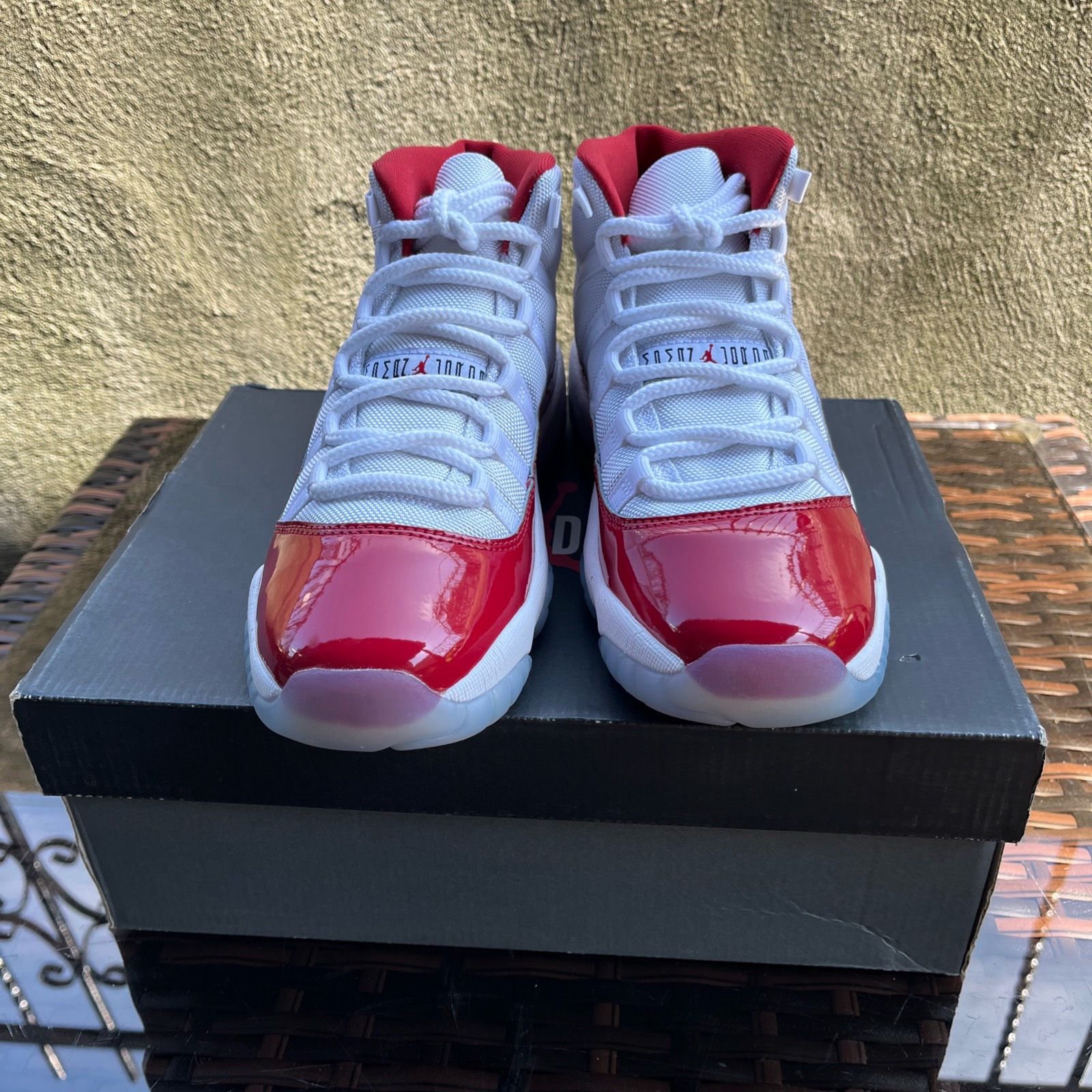 AIR JORDAN 11 RETRO (GS) Cherry size 6Y - photo 5