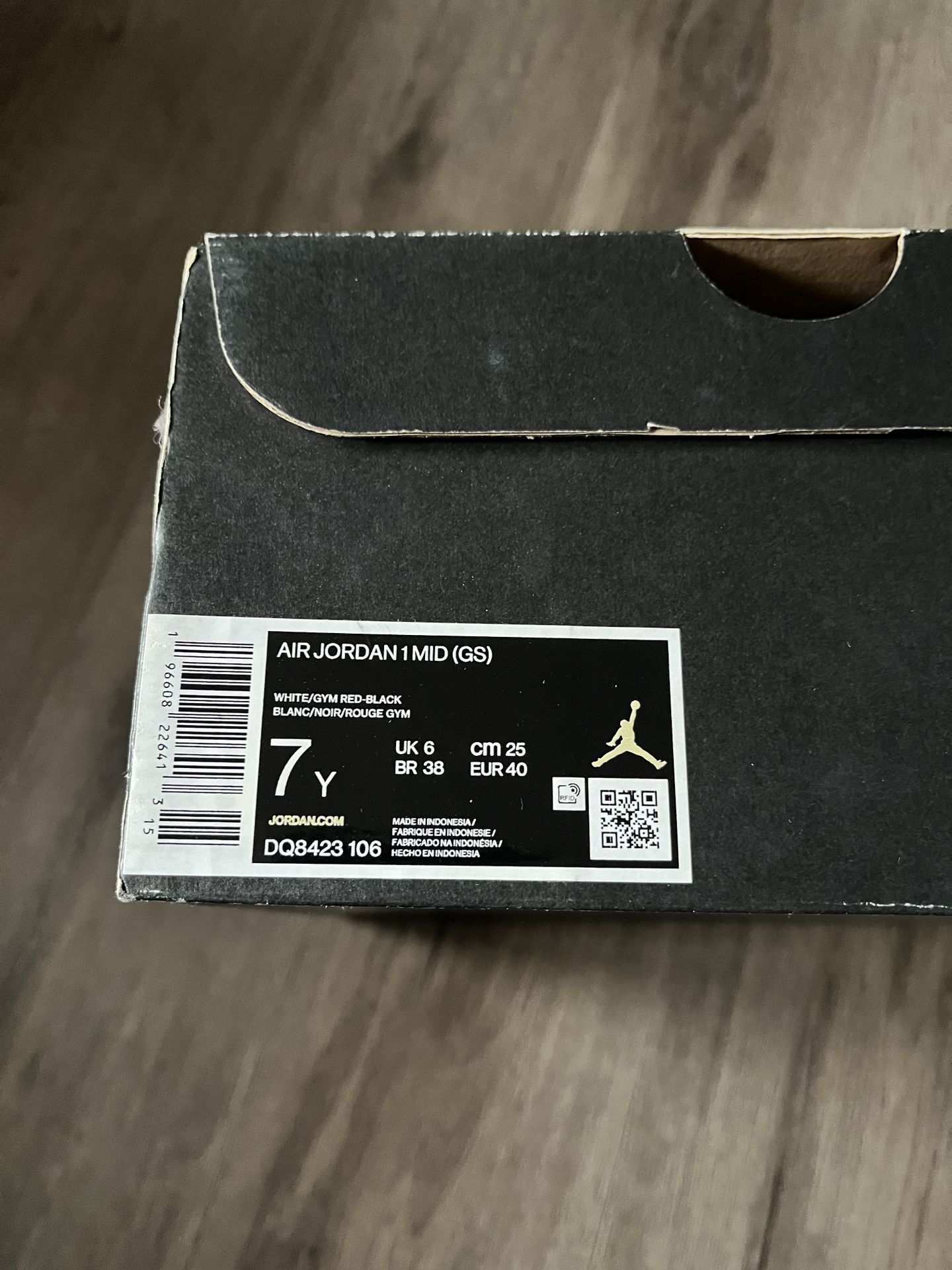 Nike Air Jordan 1 Mid GS Size 7Y Black Toe