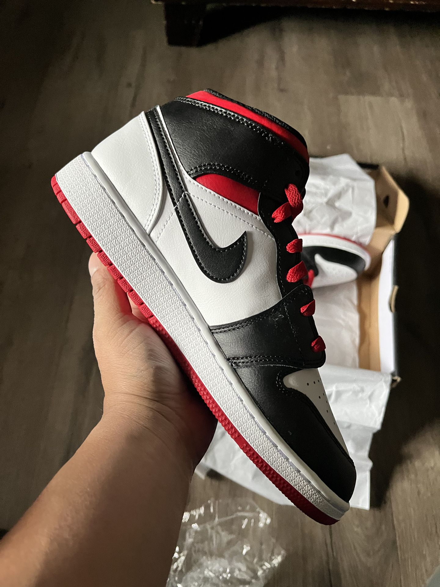 Nike Air Jordan 1 Mid GS Size 7Y Black Toe - photo 5