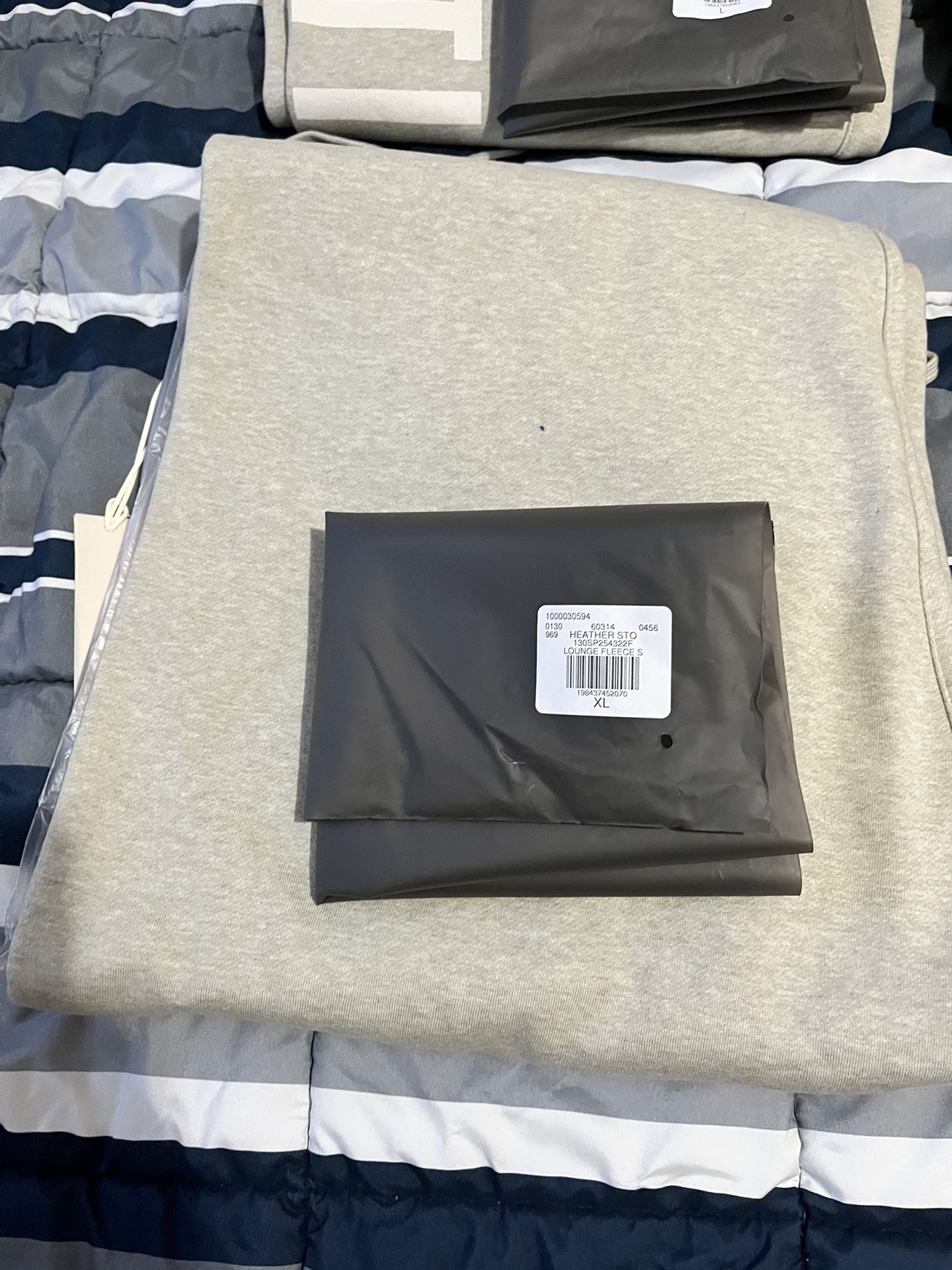 Fear Of God Essentials Lounge Fleece Sweatpant 'Heather Stone' S - photo 3