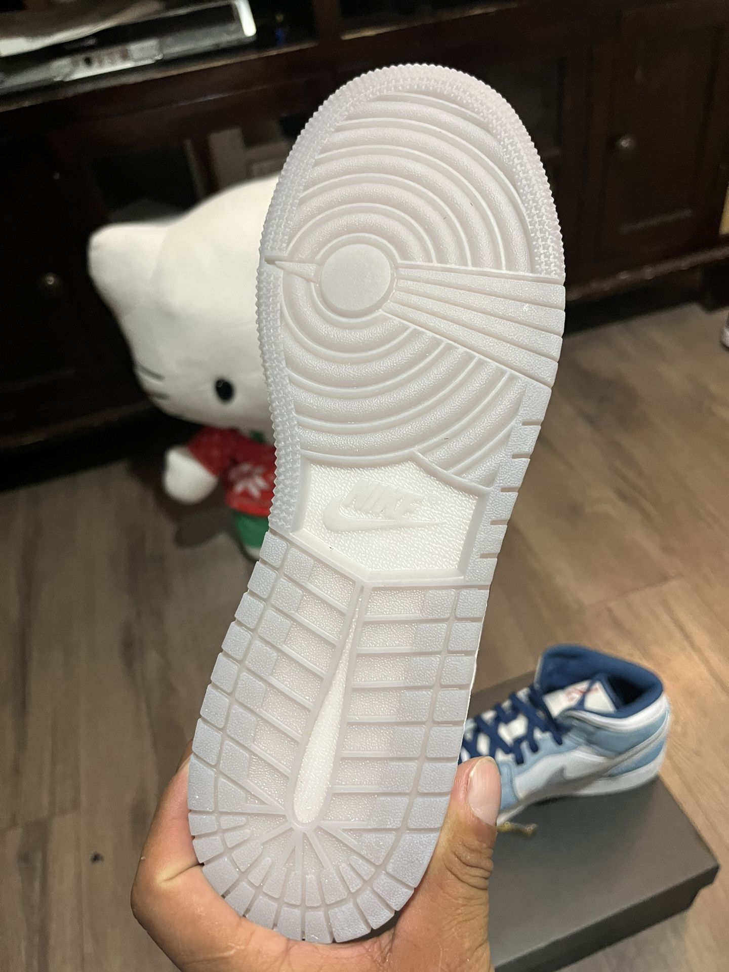 Jordan 1 Mid - photo 2