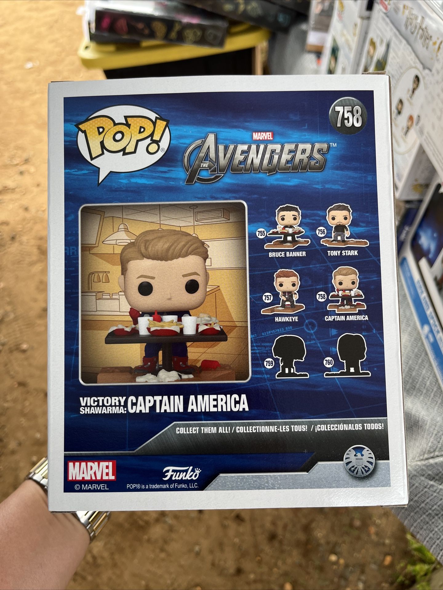 Funko Pop Captain America 758 Avengers Deluxe - photo 2