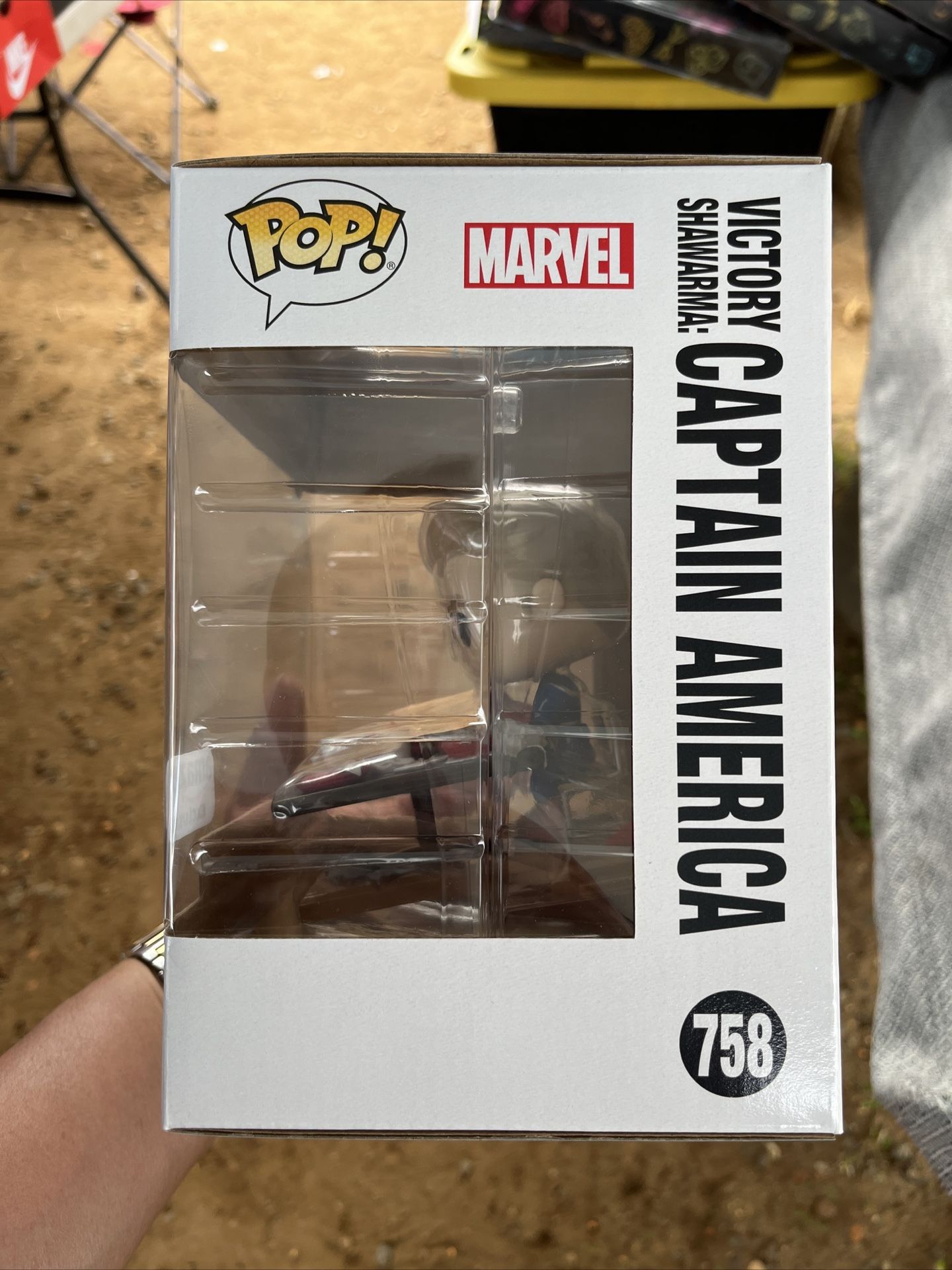 Funko Pop Captain America 758 Avengers Deluxe - photo 3