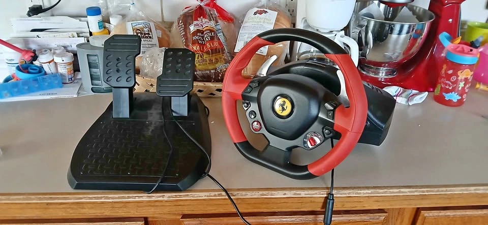 Thrustmaster Ferrari Racing Wheel Set for Xbox One