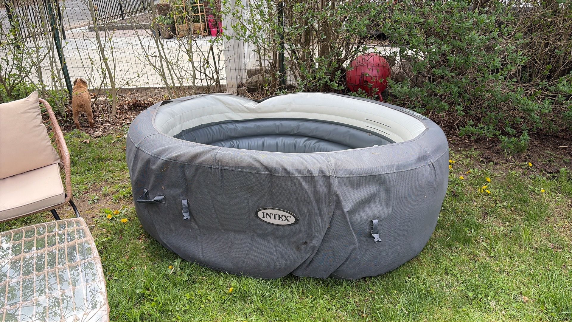 Intex Inflatable Jacuzzi with Pump and Cover