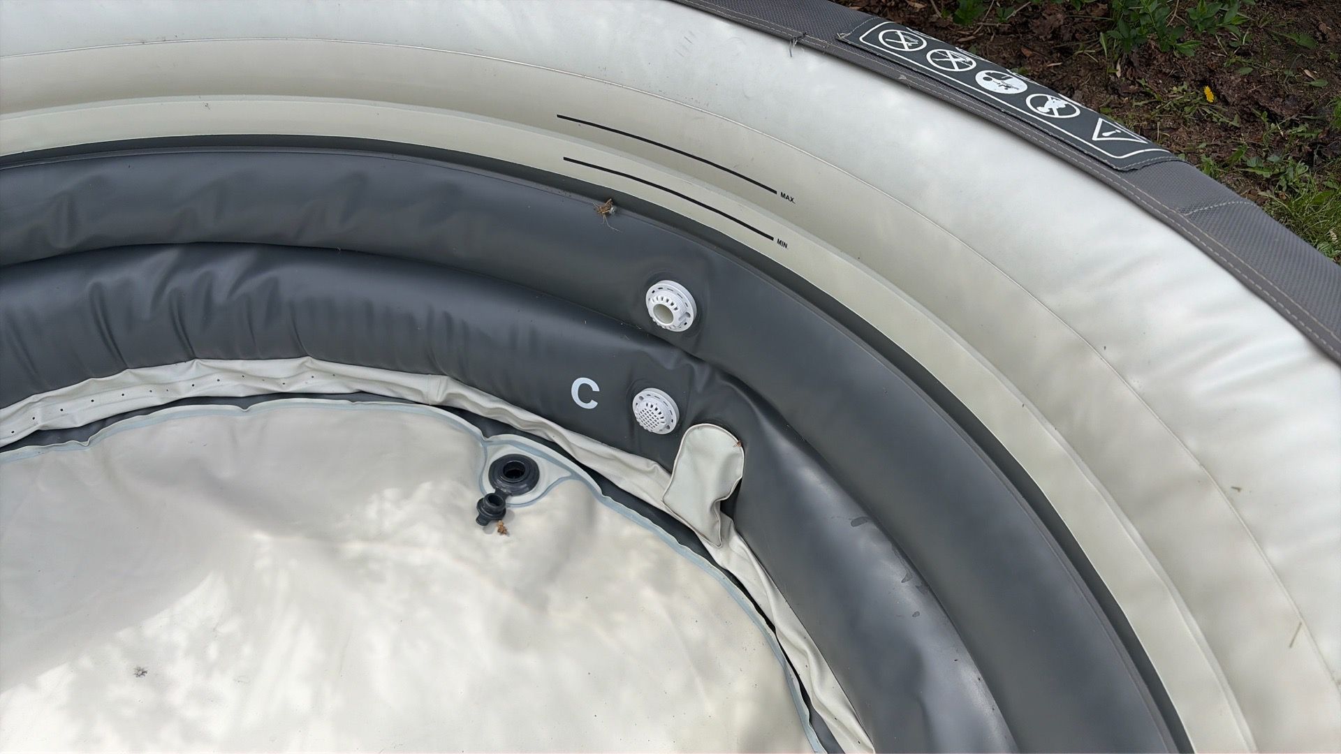 Intex Inflatable Jacuzzi with Pump and Cover - photo 2