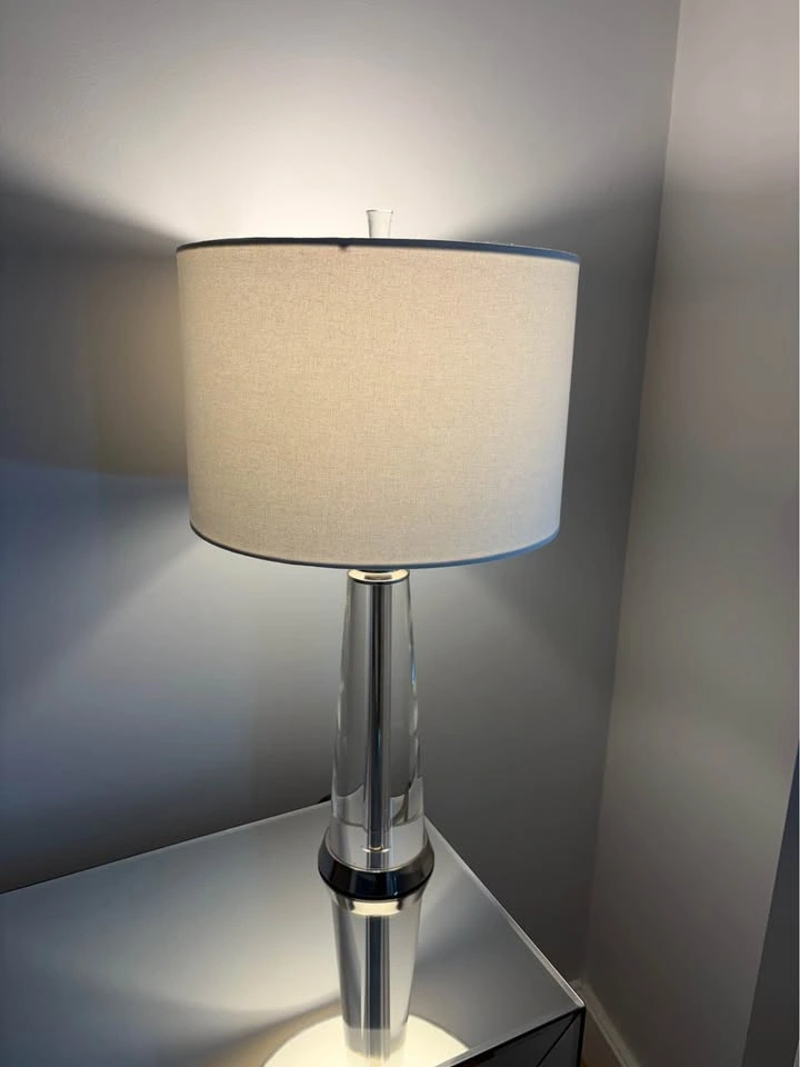Pottery Barn Lamp & Shade - Excellent Condition - photo 2