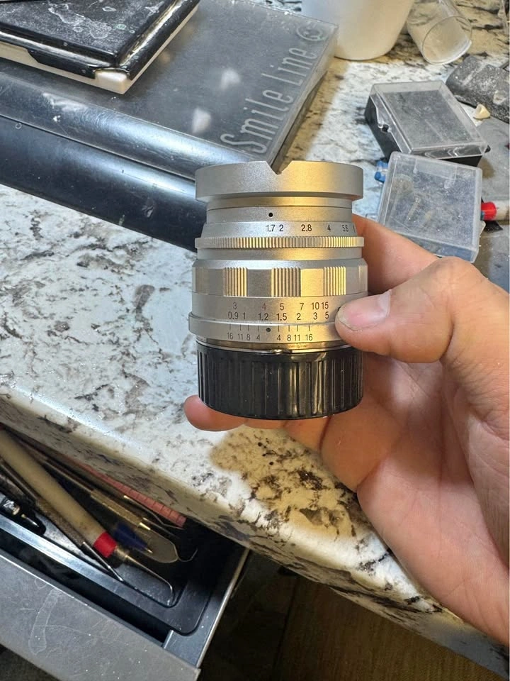 Voigtlander Ultron 35mm f1.7 Aspherical LTM Lens L39