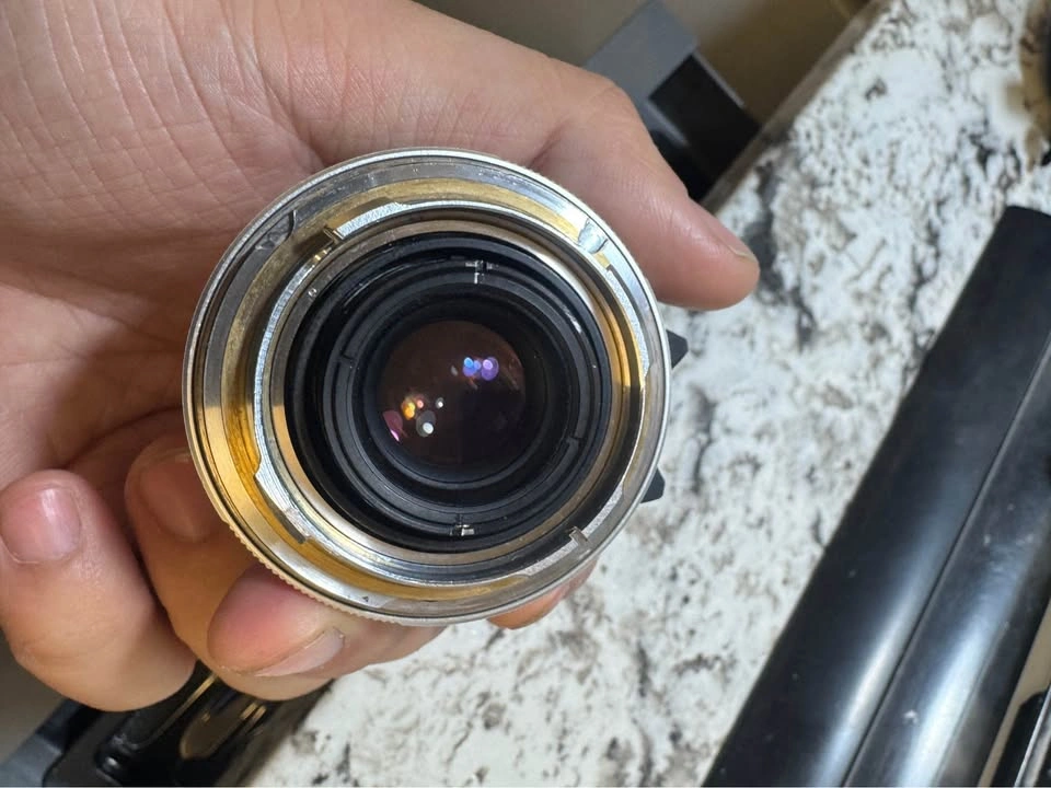 Voigtlander Ultron 35mm f1.7 Aspherical LTM Lens L39 - photo 4