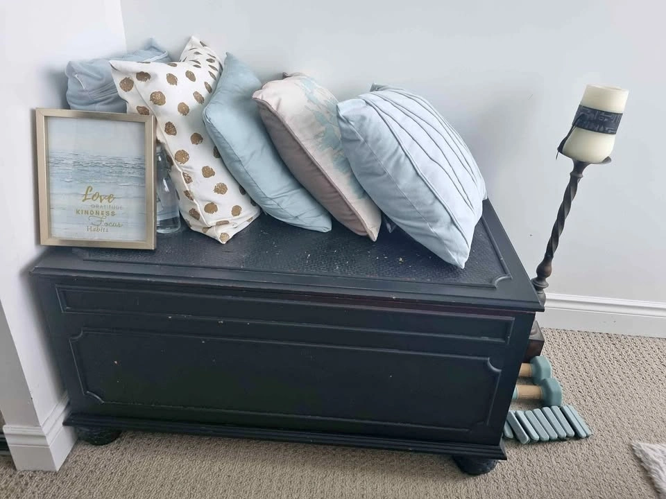 Free storage chest