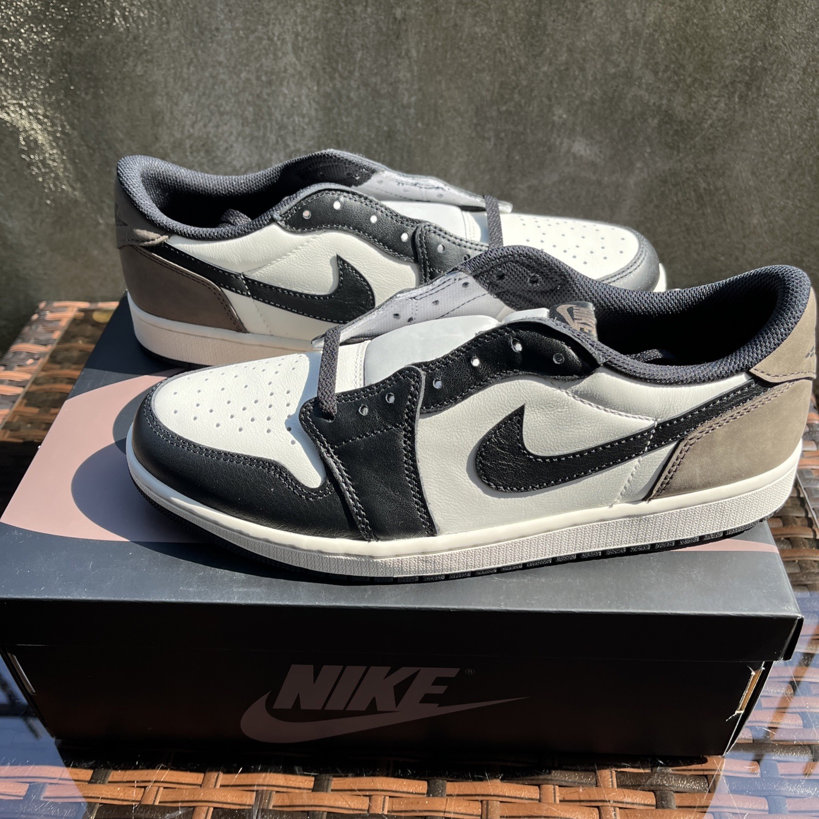 Air Jordan 1 Retro Low OG Dark Mocha Size 11 - photo 3