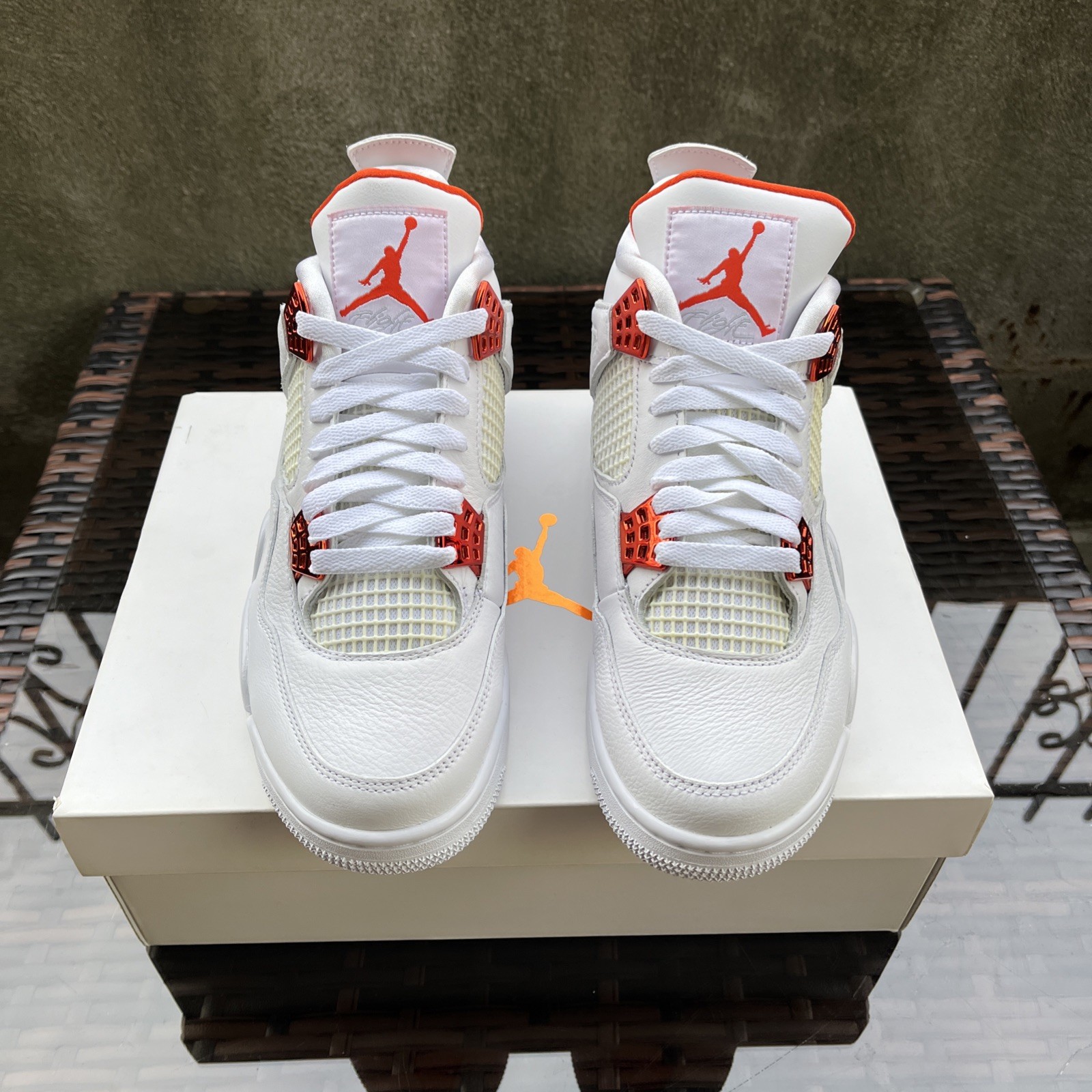 Nike Air Jordan 4 Retro Metallic Orange CT8527-118 Men's Size 8.