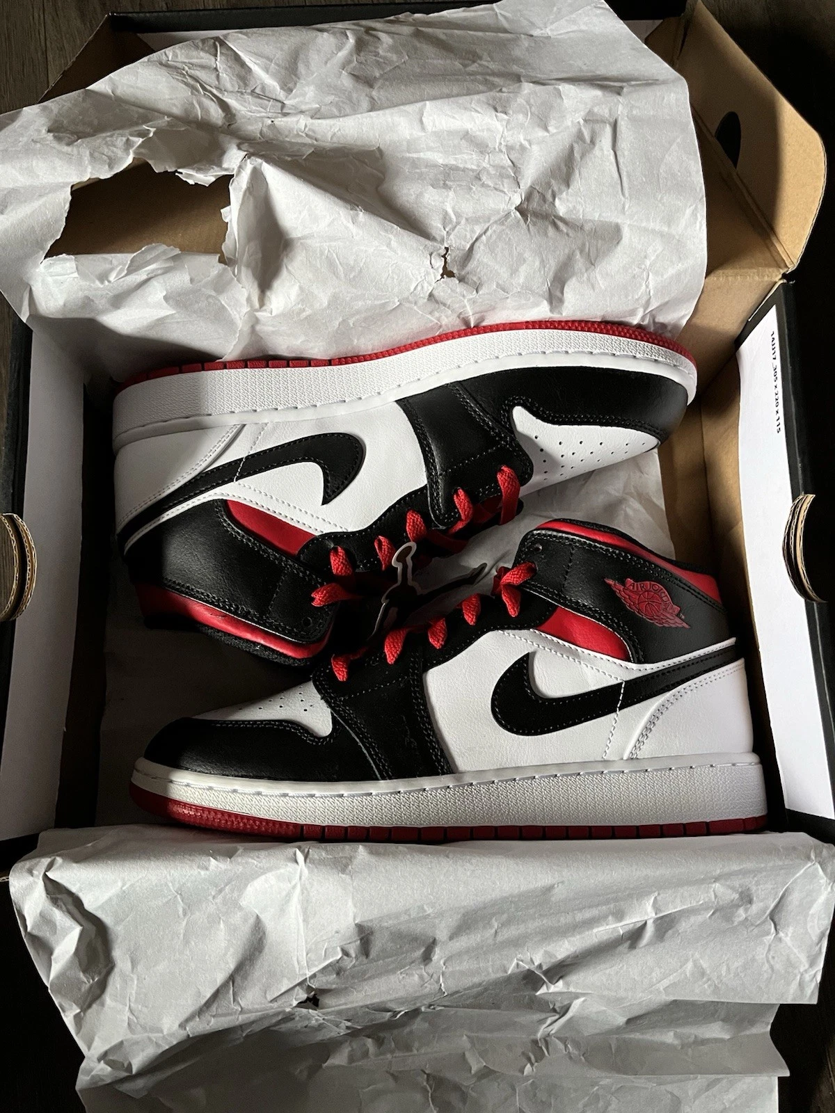 Nike Air Jordan 1 Mid GS Boys Size 7Y - Black Toe - photo 3