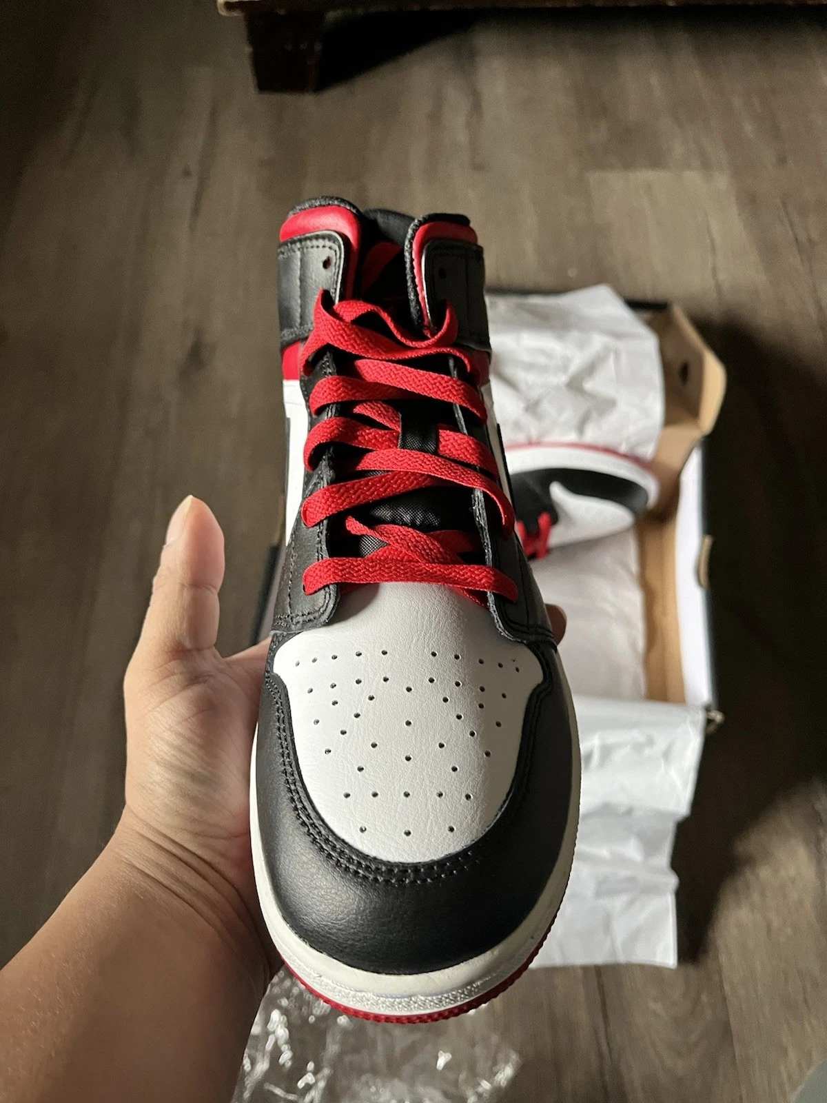 Nike Air Jordan 1 Mid GS Boys Size 7Y - Black Toe - photo 4