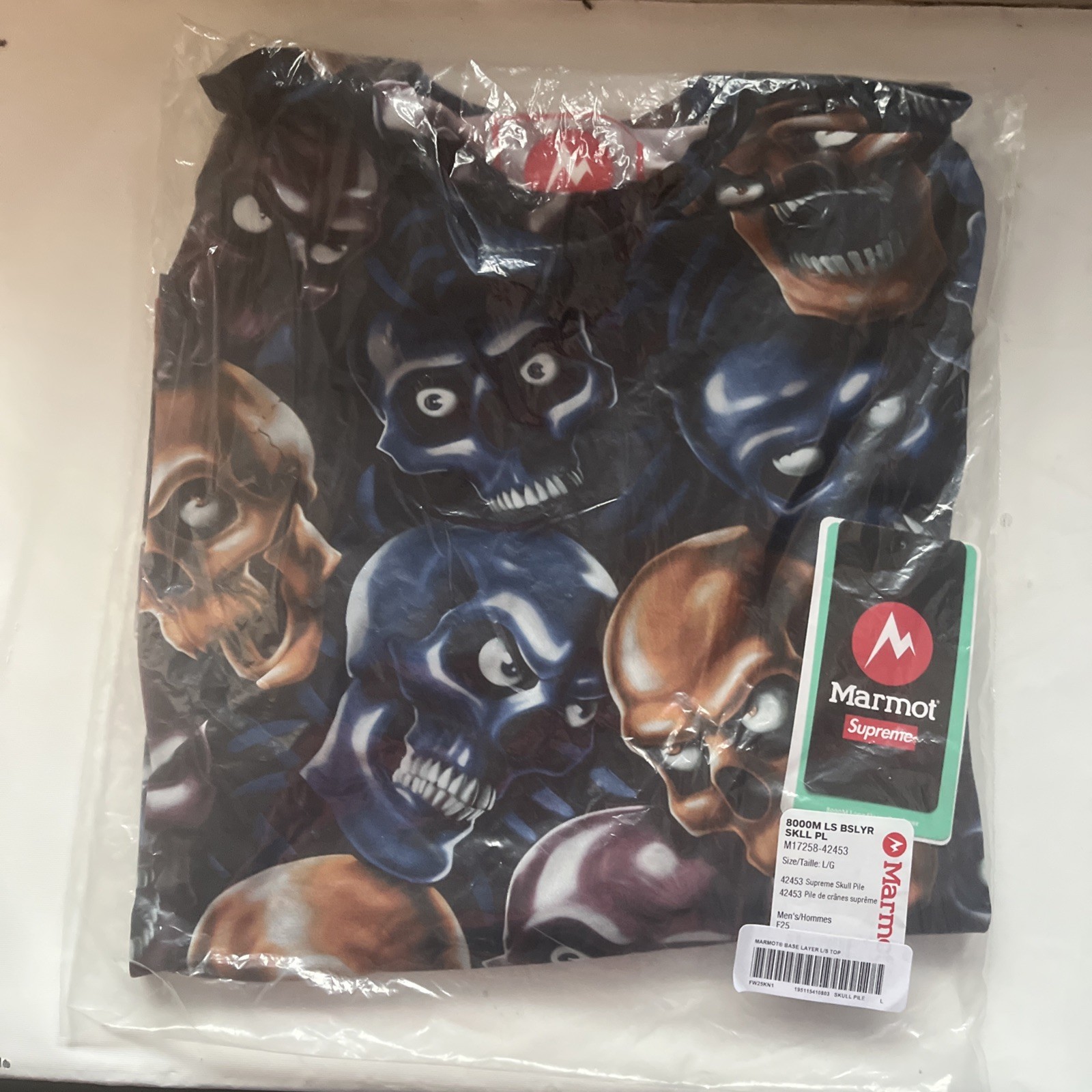 Supreme®/Marmot® Base Layer L/S Top - Size Large